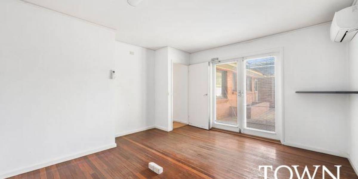 67 Kent Street, DEAKIN, ACT 2600 AUS