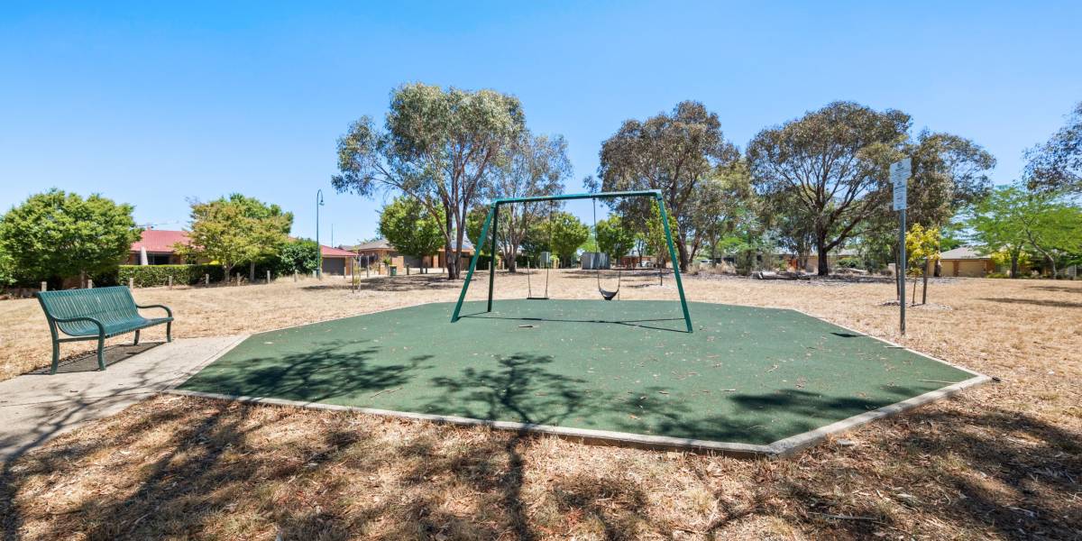 32 Hollingsworth Street, GUNGAHLIN, ACT 2912 AUS