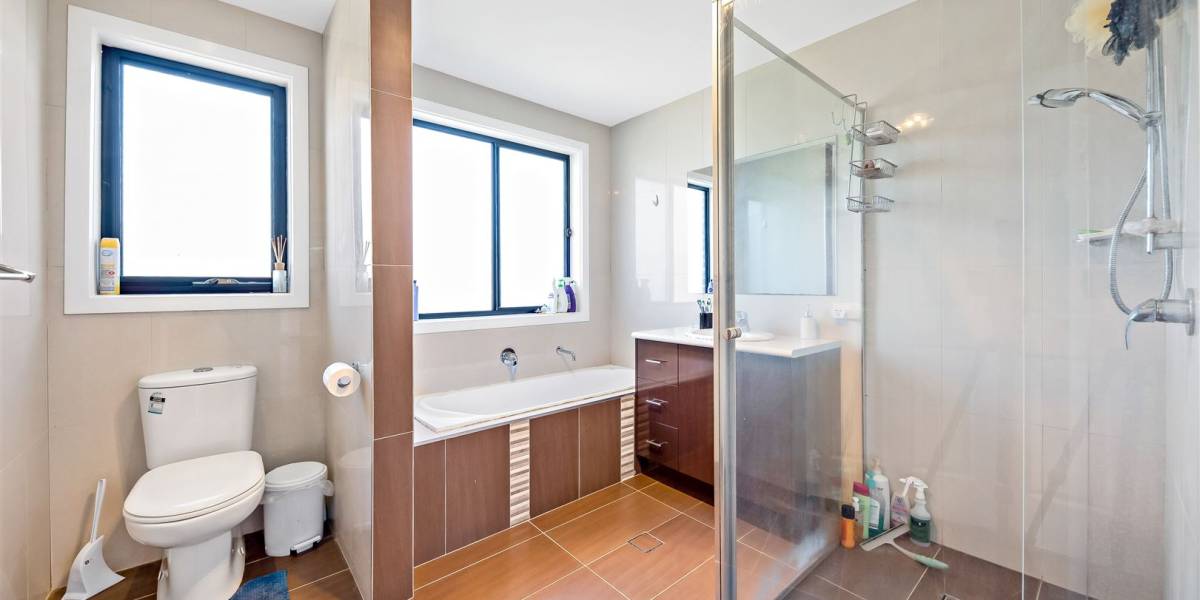 16 MacFarlane Burnet Avenue, MACGREGOR, ACT 2615 AUS
