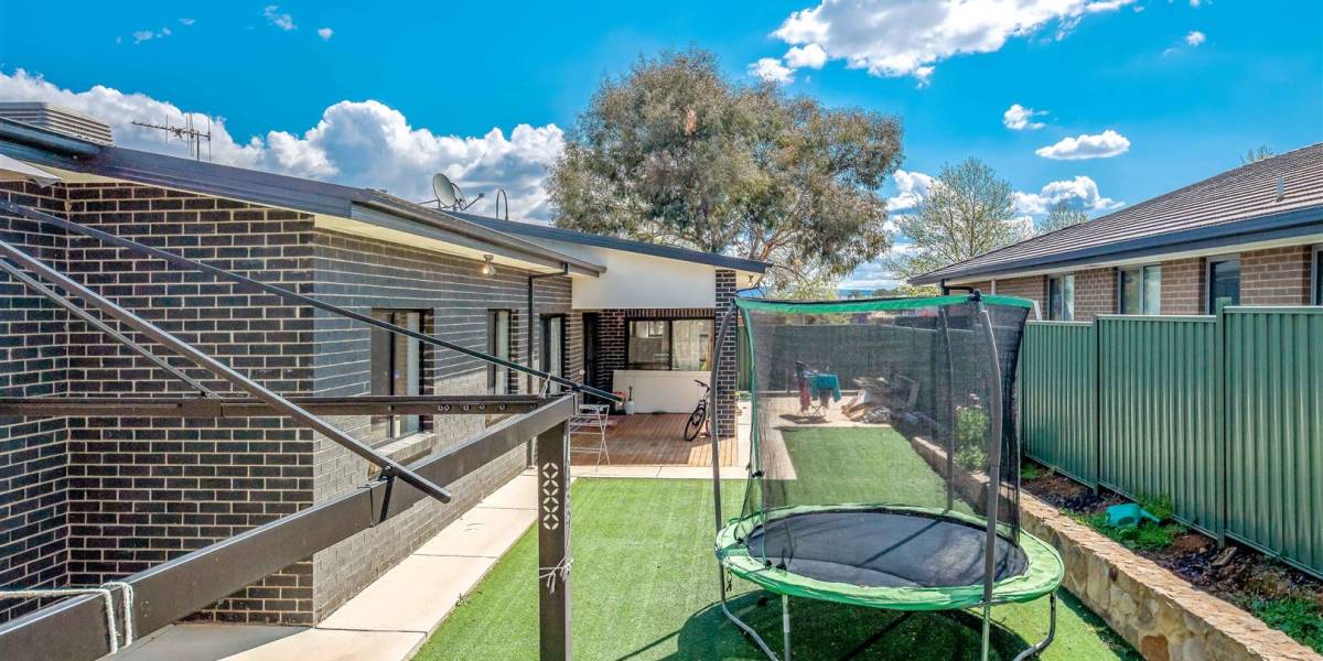 16 MacFarlane Burnet Avenue, MACGREGOR, ACT 2615 AUS