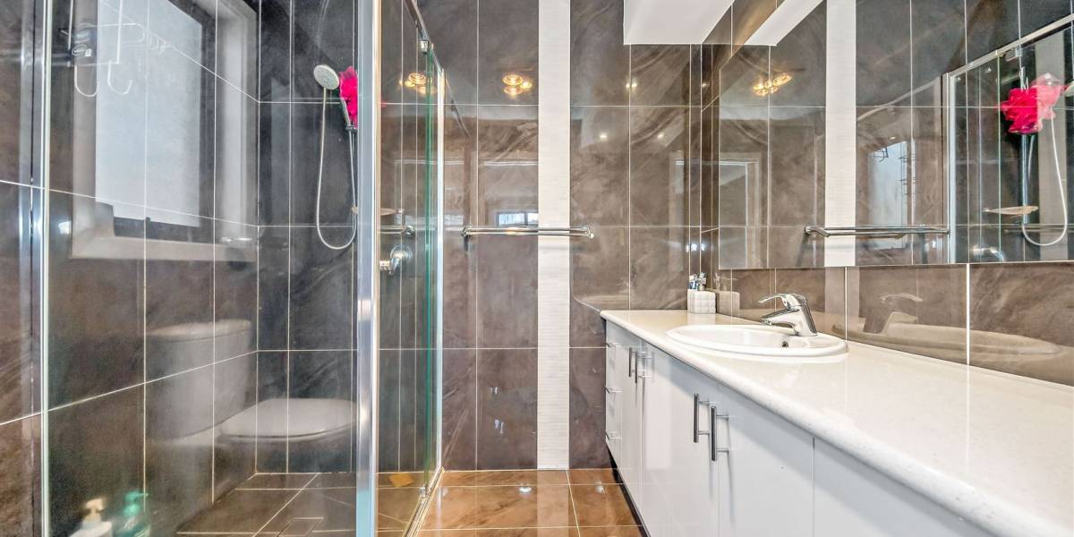 16 MacFarlane Burnet Avenue, MACGREGOR, ACT 2615 AUS